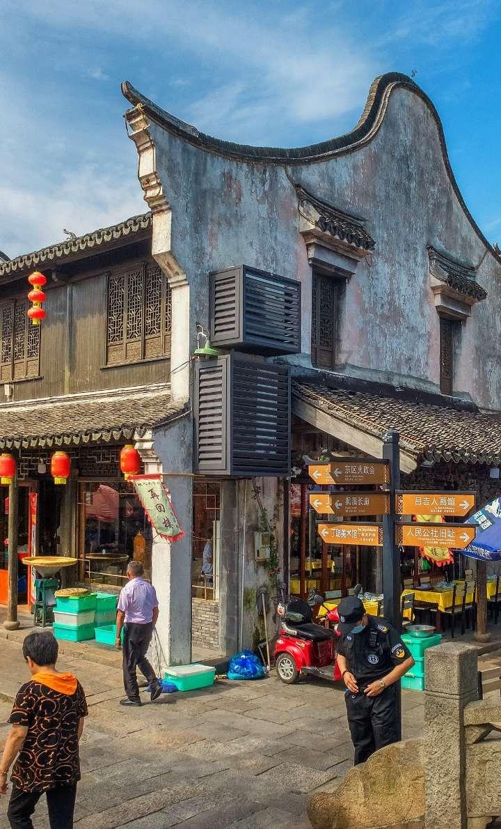 威马农机(301533.SZ)：个别系列产品同时搭载新能源电动产品